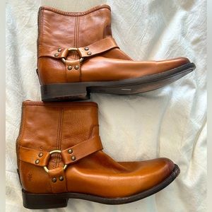 Frye Veronica Harness Short boot, size 8